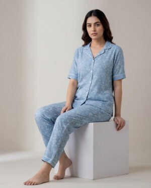 Women's Blue Floral Daisy AOP Night Suit — Notch Collar Short Sleeve Top & Full-Length Pyjama Set